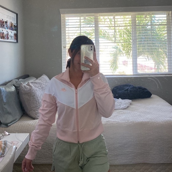 Nike jacket - Picture 2 of 2